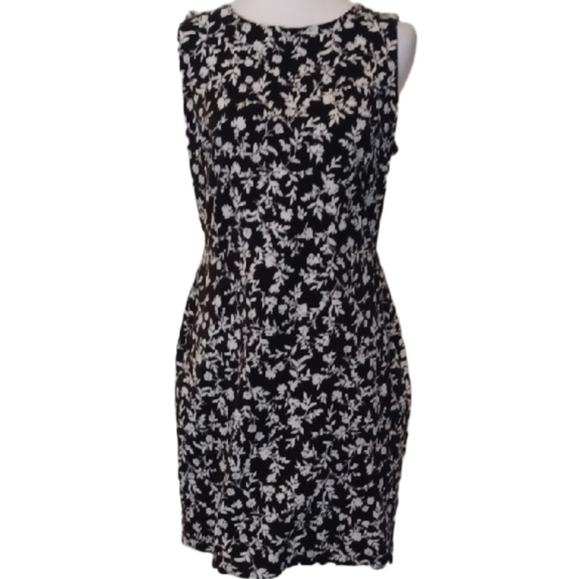 💙🌺Floral Black and White Dress🎉 - Picture 4 of 12